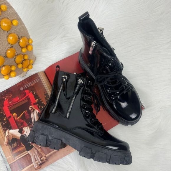 Women's Cape Robbin Lug Soles Faux Patent Leather Trenton Combat Boots - Picture 1 of 8